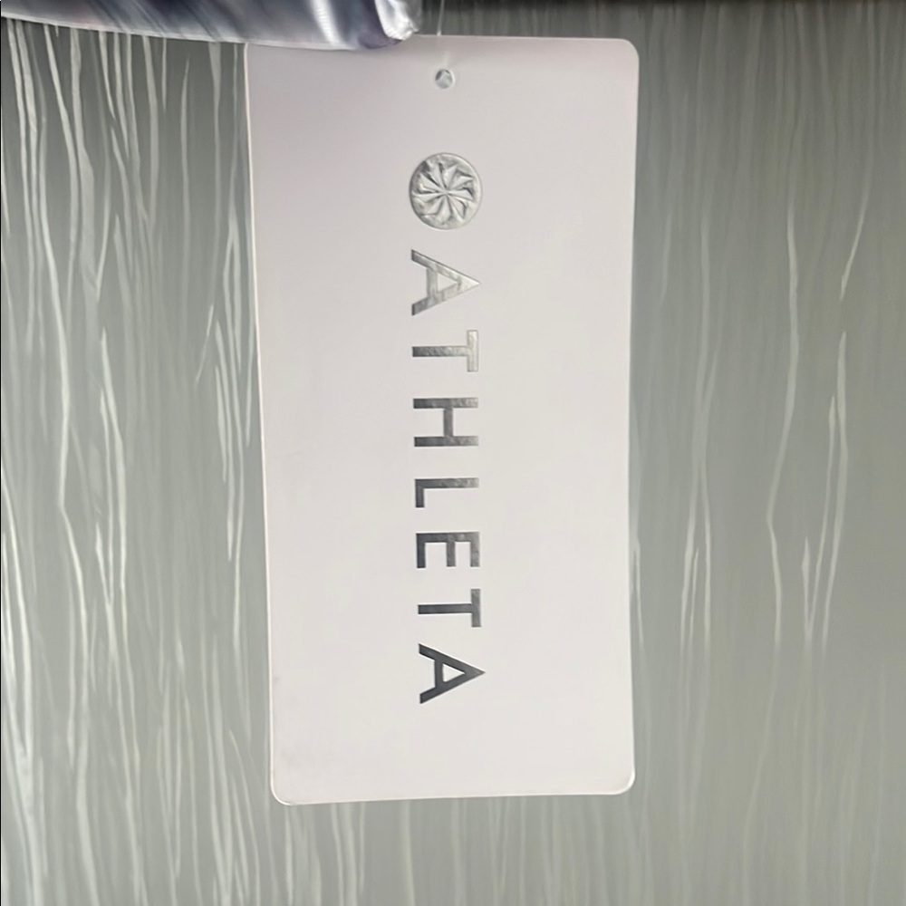 🌟🌟🌟ATHLETA🌟🌟🌟 
Silver, White Activewear Set - Picture 6 of 14